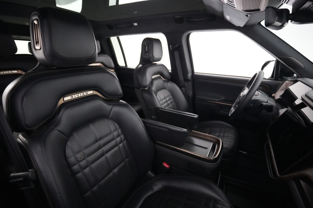 2025 Rivian R1S