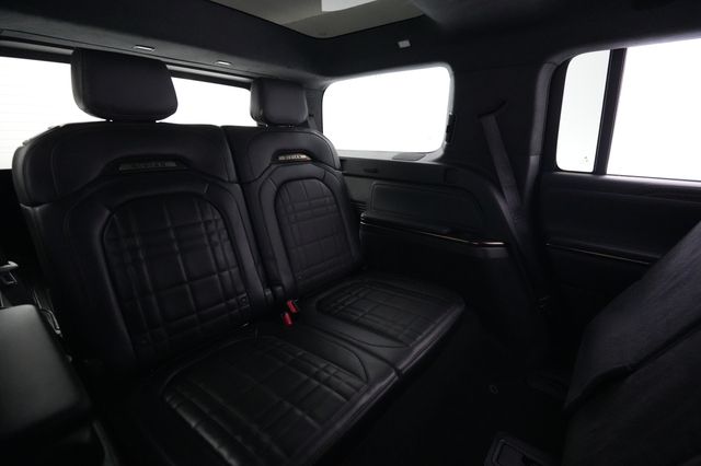 2025 Rivian R1S