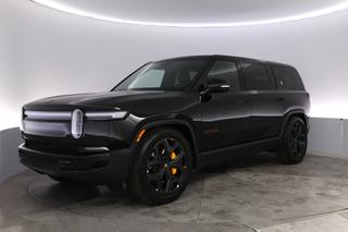 2025 Rivian R1S