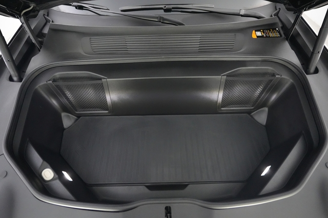 2025 Rivian R1S
