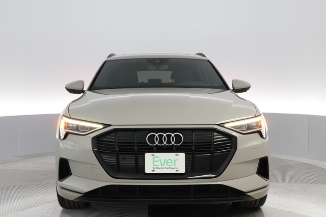 2022 Audi e-tron