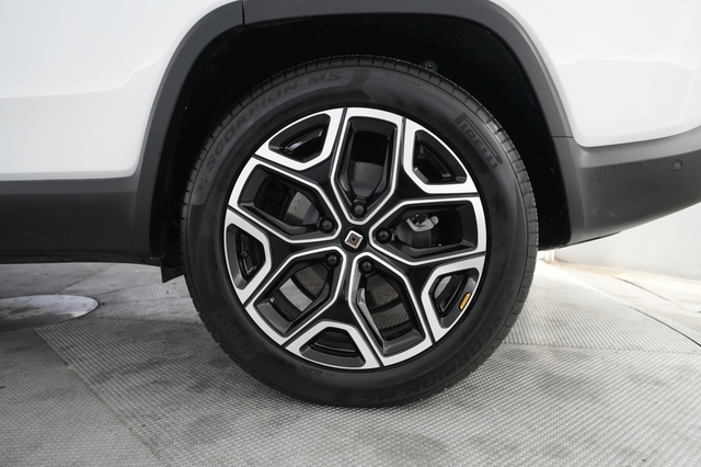 2025 Rivian R1S
