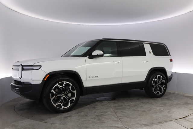2025 Rivian R1S