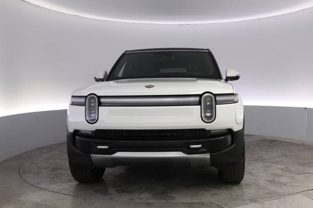 2025 Rivian R1S