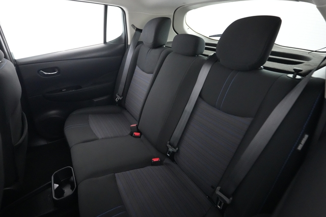2025 Nissan LEAF