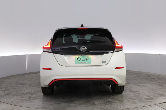 2025 Nissan LEAF