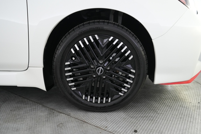 2025 Nissan LEAF