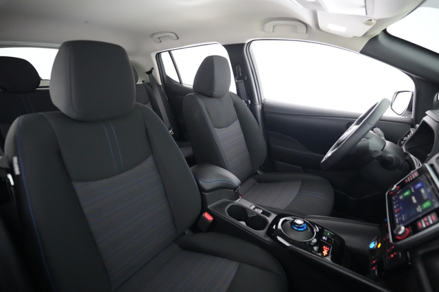 2025 Nissan LEAF