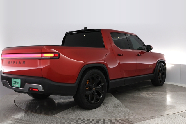 2022 Rivian R1T