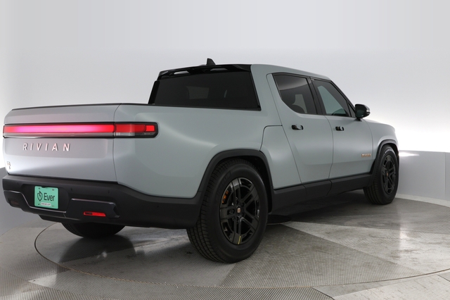2022 Rivian R1T