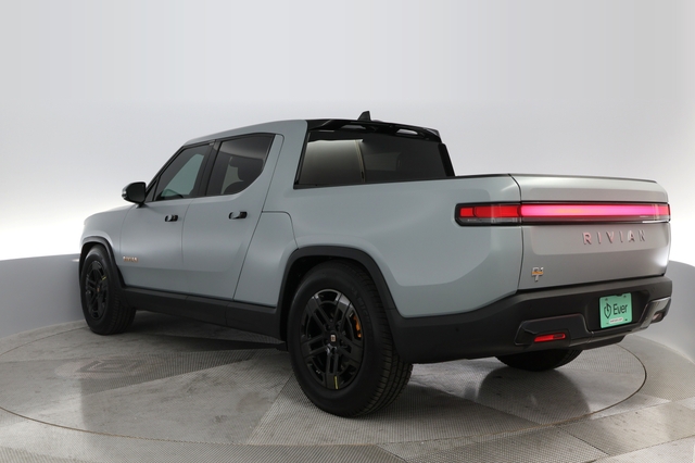 2022 Rivian R1T