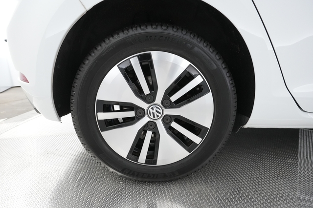 2018 Volkswagen e-Golf