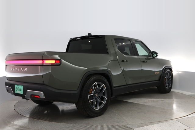 2022 Rivian R1T