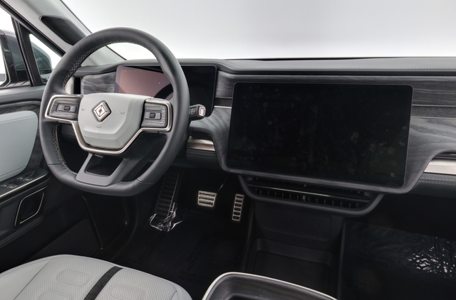 2022 Rivian R1T