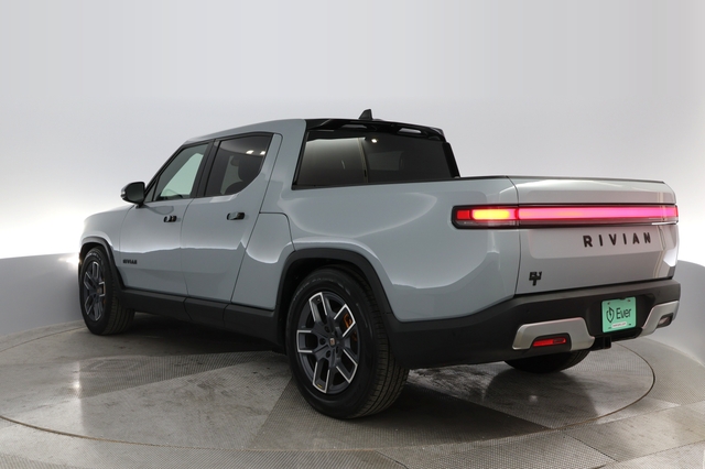 2022 Rivian R1T