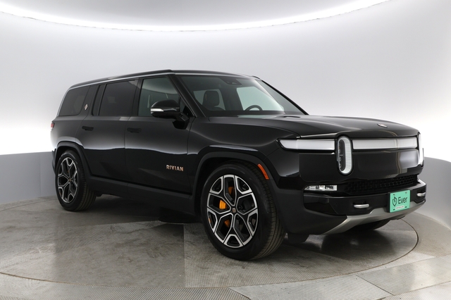 2022 Rivian R1S