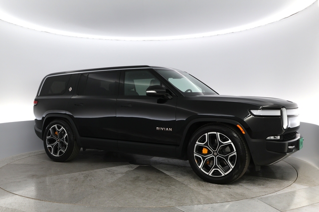 2022 Rivian R1S