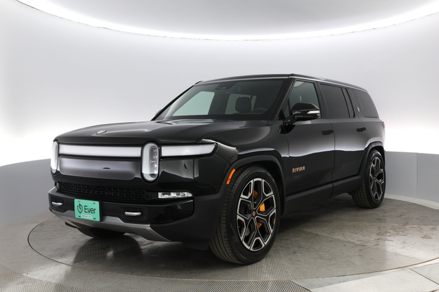 2022 Rivian R1S