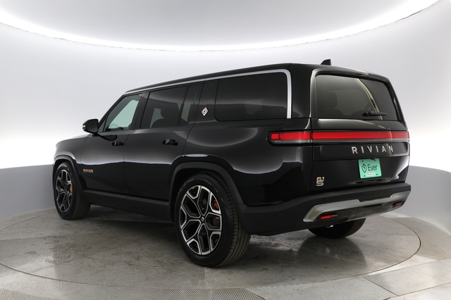 2022 Rivian R1S