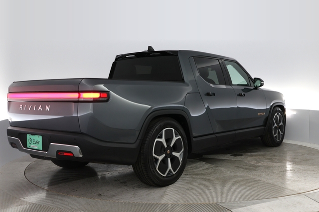 2022 Rivian R1T