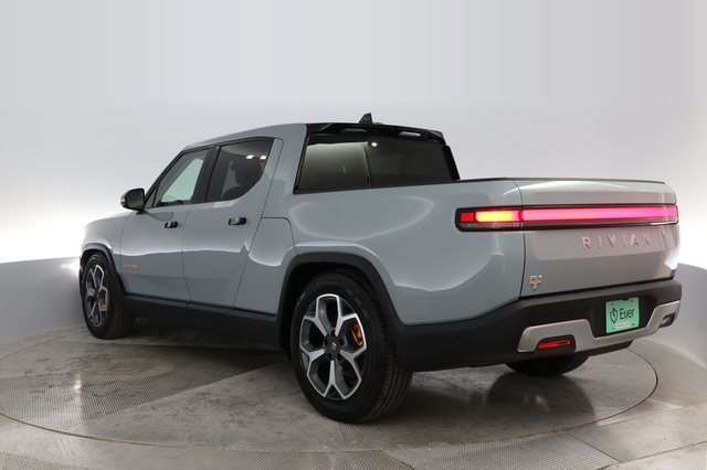 2022 Rivian R1T