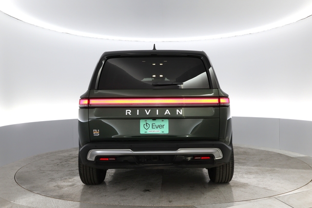 2023 Rivian R1S