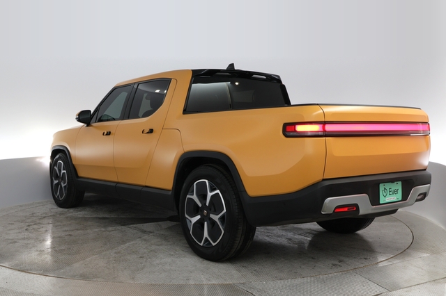 2022 Rivian R1T