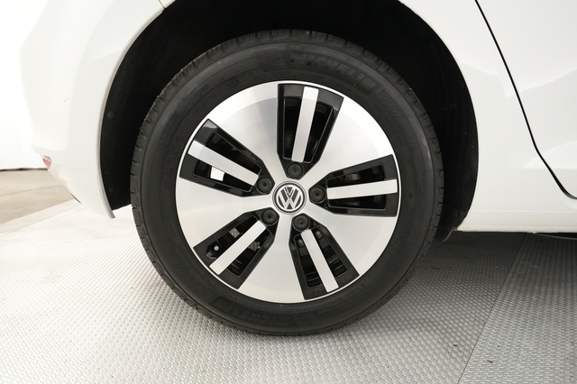 2016 Volkswagen e-Golf