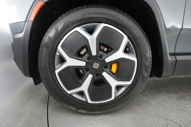 2022 Rivian R1T