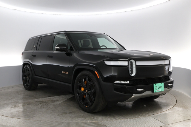 2022 Rivian R1S