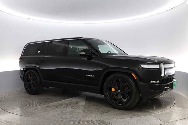 2022 Rivian R1S
