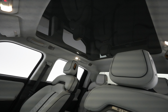 2022 Rivian R1T
