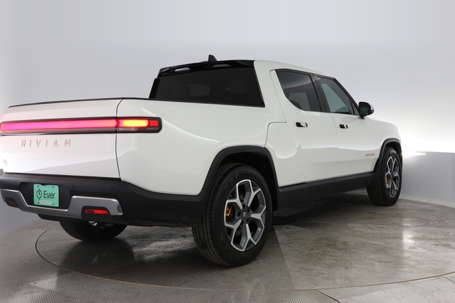 2022 Rivian R1T