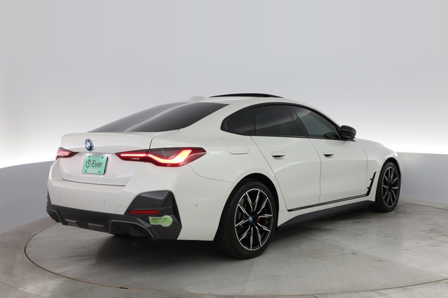 2022 BMW i4