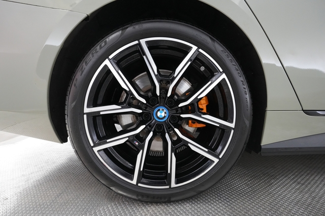 2022 BMW i4