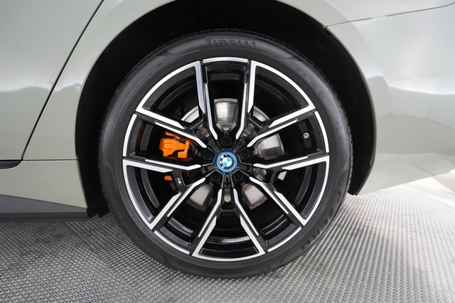 2022 BMW i4
