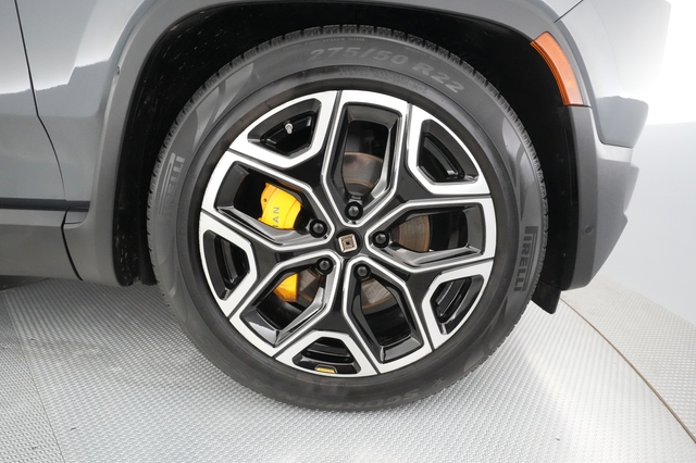 2023 Rivian R1S