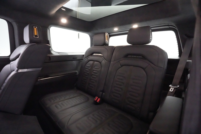 2023 Rivian R1S