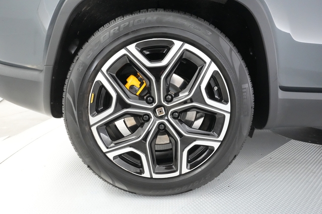 2023 Rivian R1S