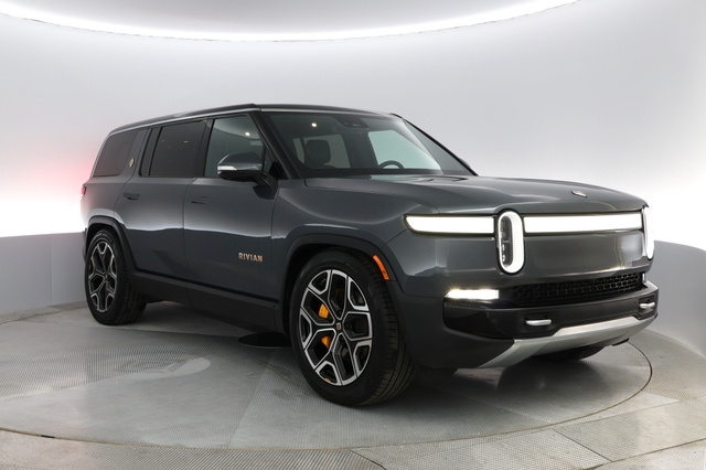 2023 Rivian R1S
