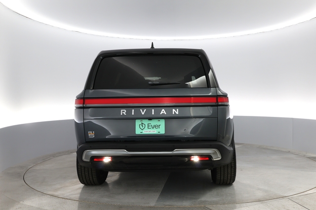 2023 Rivian R1S