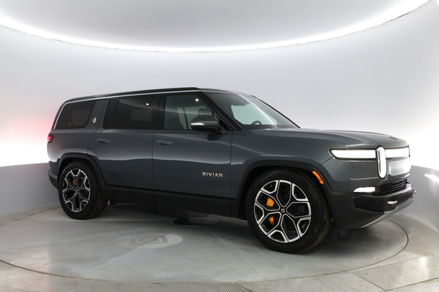 2023 Rivian R1S