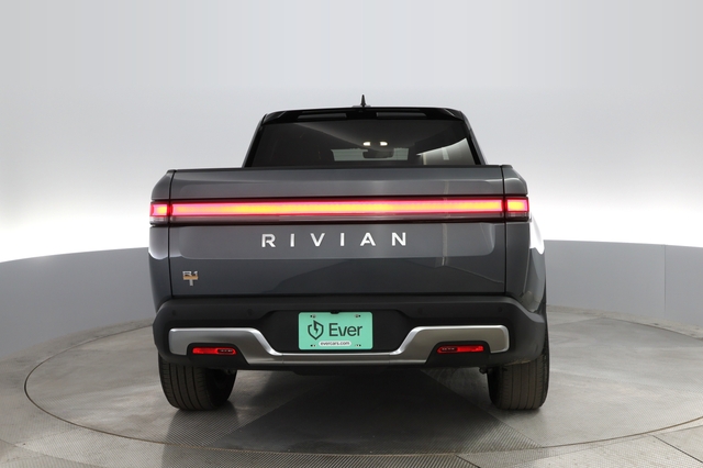 2022 Rivian R1T