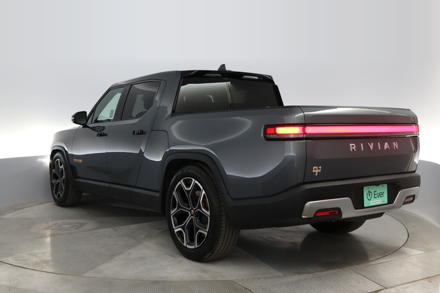 2022 Rivian R1T