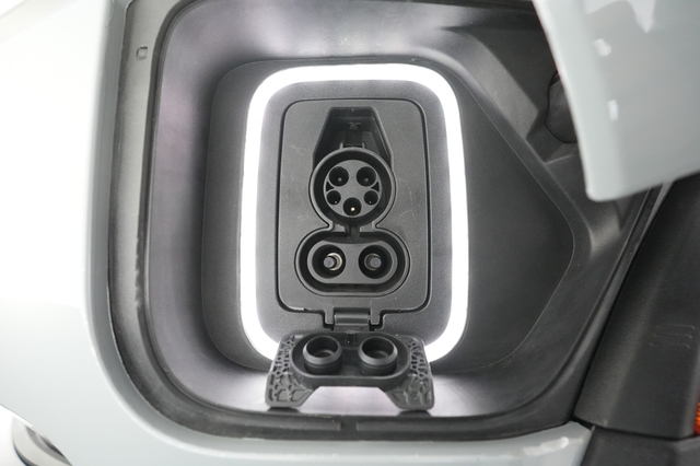 2023 Rivian R1S