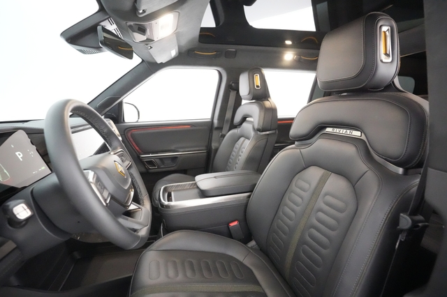 2023 Rivian R1S