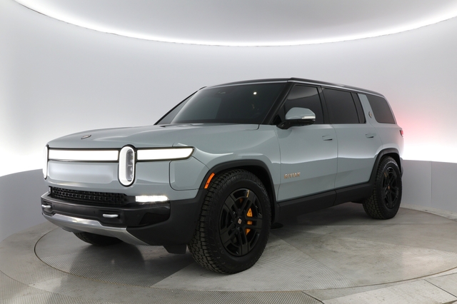 2023 Rivian R1S