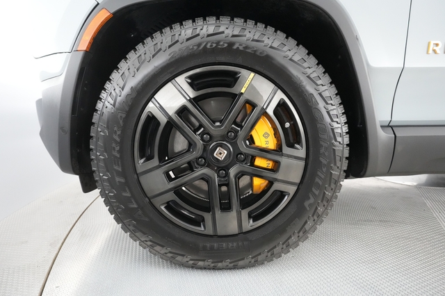 2023 Rivian R1S