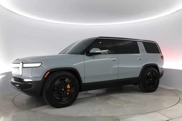 2023 Rivian R1S
