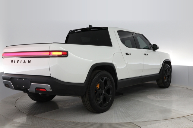 2022 Rivian R1T